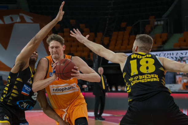 阿迪达斯此 阿迪达斯此